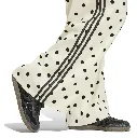 KV1168_6_APPAREL_On Model_Detail View 2_white.webp