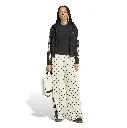 KV1168_4_APPAREL_On Model_Walking View_white.webp