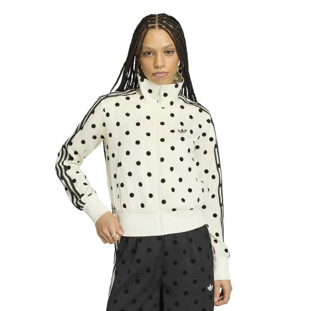 KV1165_2_APPAREL_On Model_Standard View_white.webp