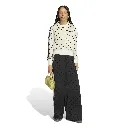 KV1165_4_APPAREL_On Model_Walking View_white.webp