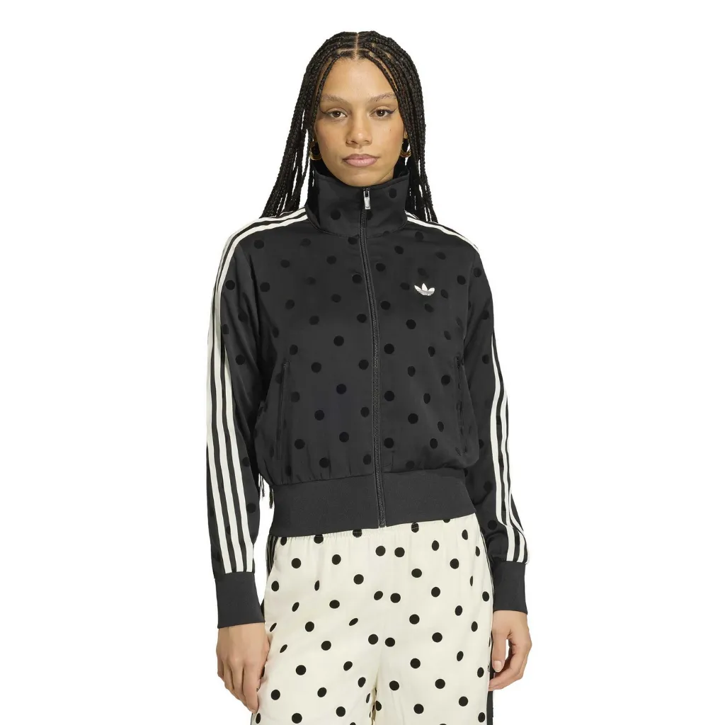 KV1166_2_APPAREL_On Model_Standard View_white.webp