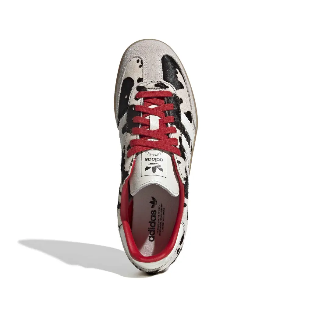 KI6956_3_FOOTWEAR_Photography_Top Portrait View_white.webp