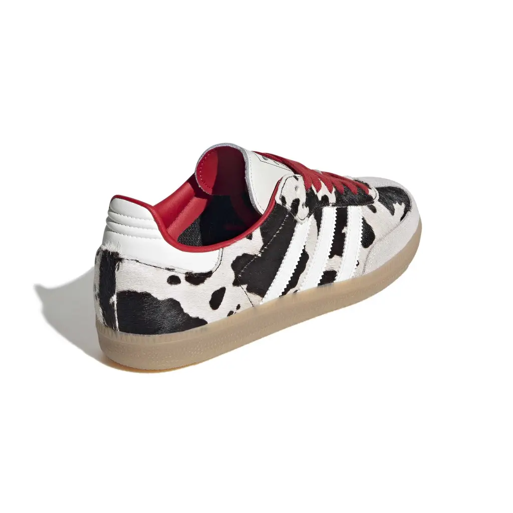 KI6956_7_FOOTWEAR_Photography_Back Lateral Top View_white.webp
