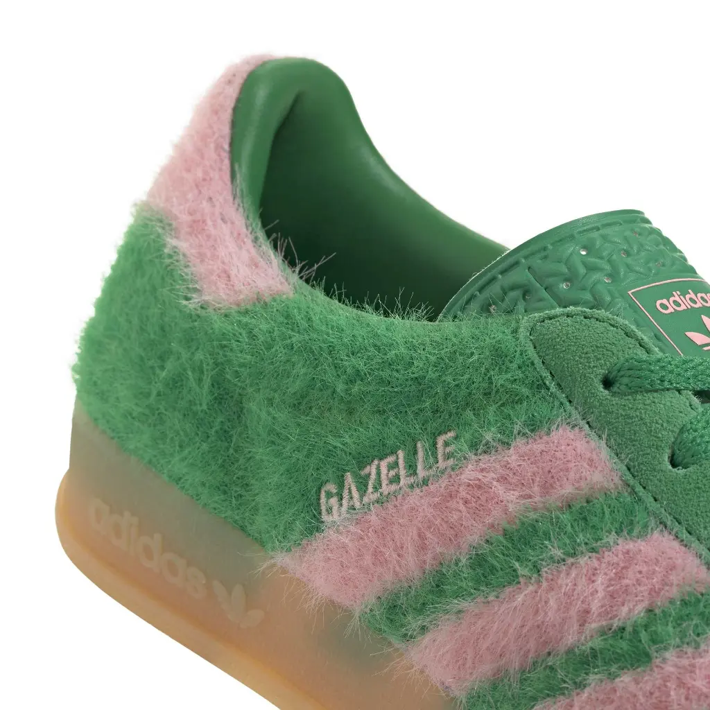 JP8342_9_FOOTWEAR_Photography_Detail View 2_white.webp