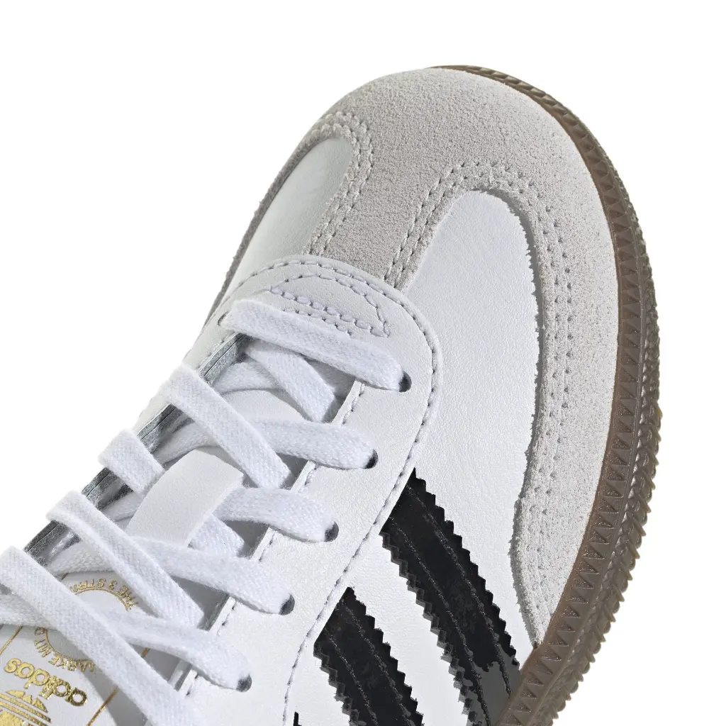 JQ2850_9_FOOTWEAR_Photography_Detail View 2_white.webp