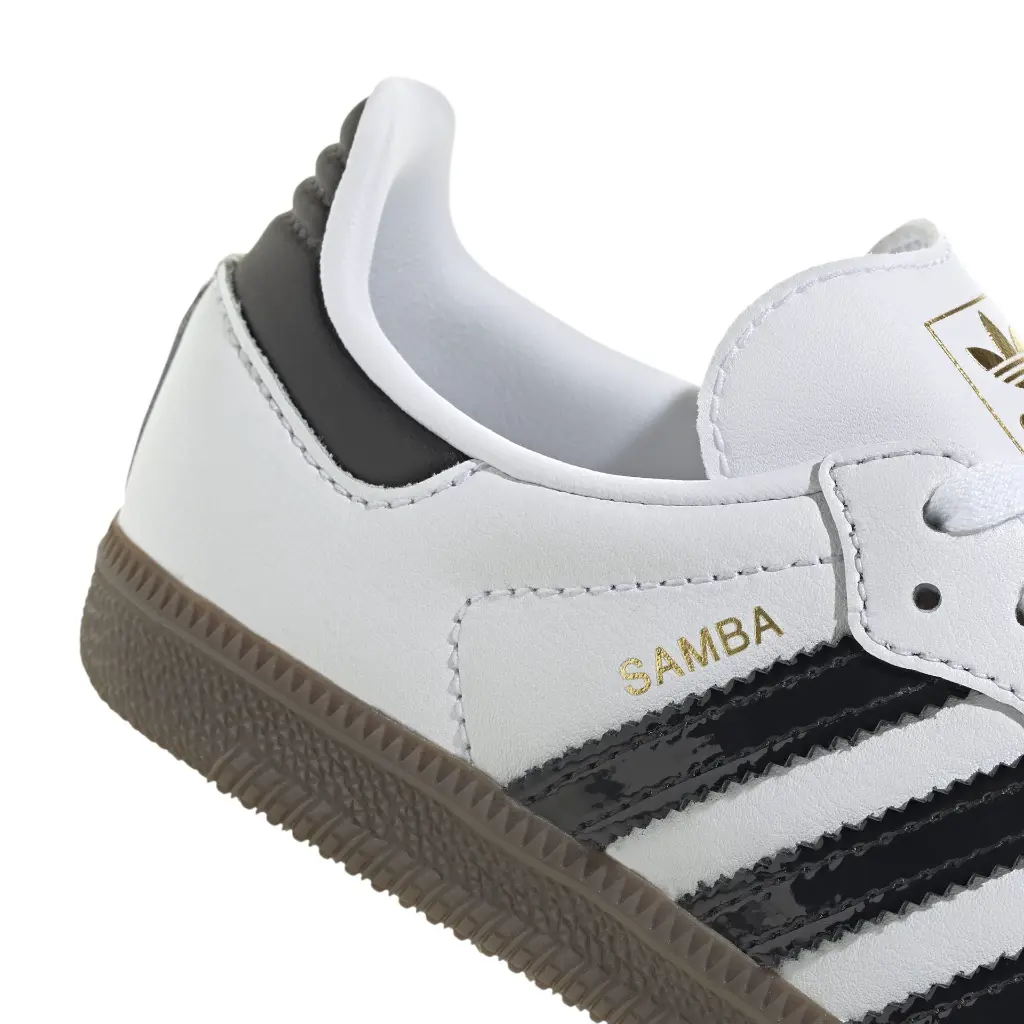 JQ2850_8_FOOTWEAR_Photography_Detail View 1_white.webp