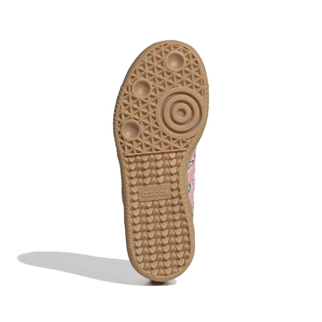 JI0281_4_FOOTWEAR_Photography_Bottom View_white.webp