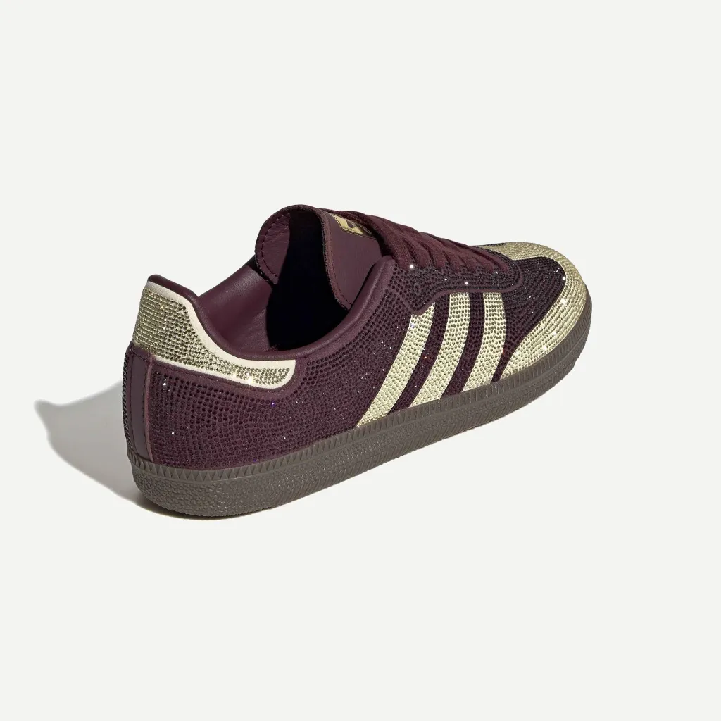 KJ7488_7_FOOTWEAR_Photography_Back Lateral Top View_white.webp