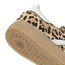 KI6678_8_FOOTWEAR_Photography_Detail View 1_white.webp