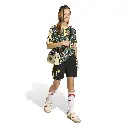 KD5949_4_APPAREL_On Model_Walking View_white.webp