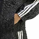 KD8809_6_APPAREL_On Model_Detail View 2_white.webp